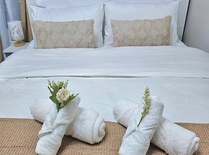 Austria At Air Residences 아파트호텔 4*